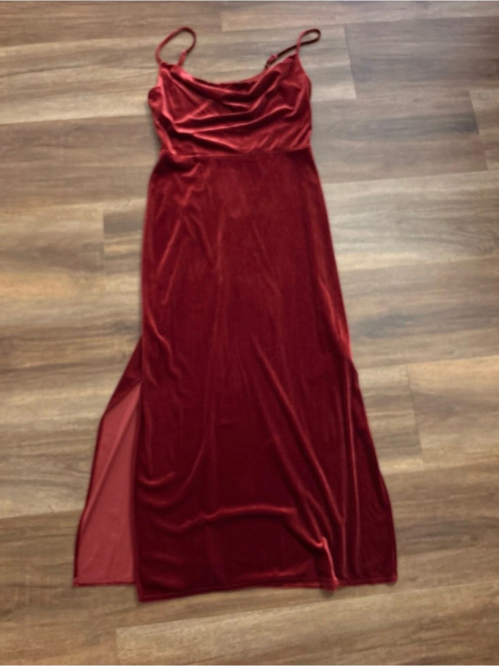 Taylor red velvet dress
